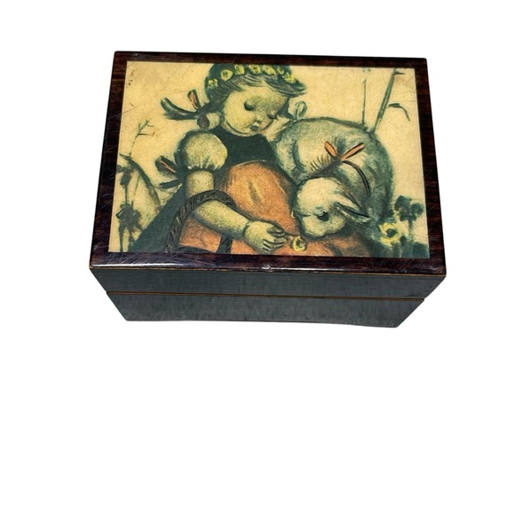 Vintage Wooden Laquered Small Music Box Made in Italy Girl Trinket Works - Picture 1 of 10
